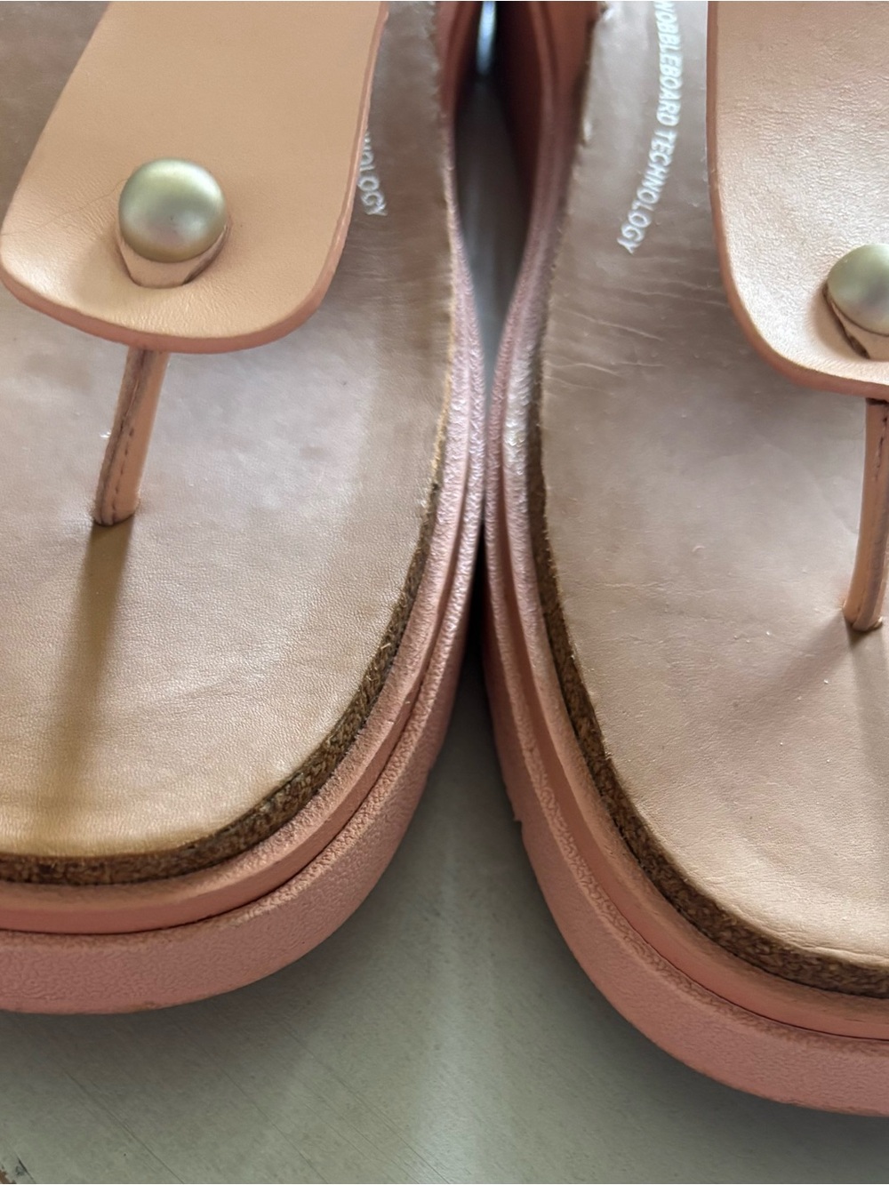 Fitflop Women's Peach Colored Leather Thong Sandals - Picture 3 of 5